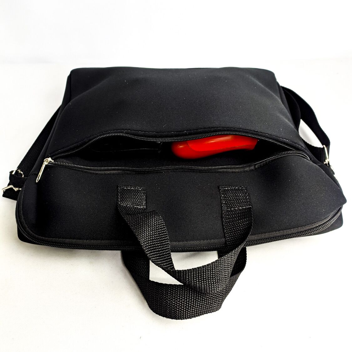 Kit Bolsa de Transporte para Videogame + 2 Capas para Controles – CN – Preto Bolsa para Videogames Case Notebook 7 Kit Bolsa de Transporte para Videogame + 2 Capas para Controles – CN – Preto Bolsa para Videogames Case Notebook 7